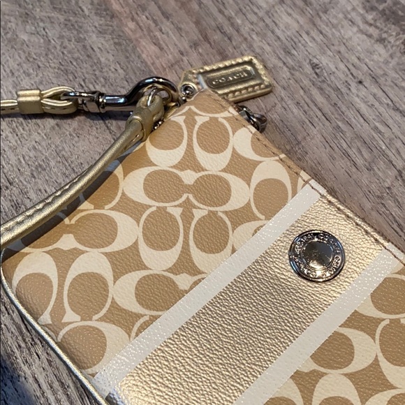 New Gold & tan Coach signature wristlet - Picture 4 of 6